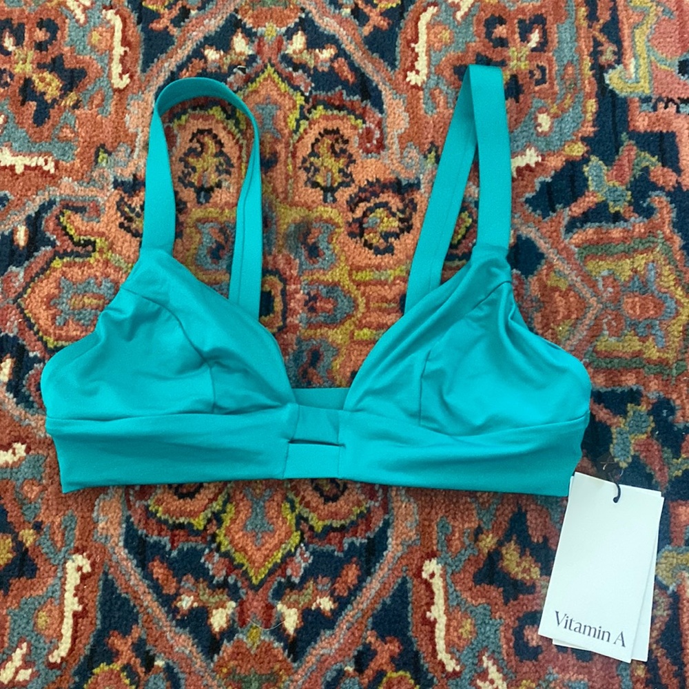 VITAMIN A BIKINI TOP NWT MEDIUM M